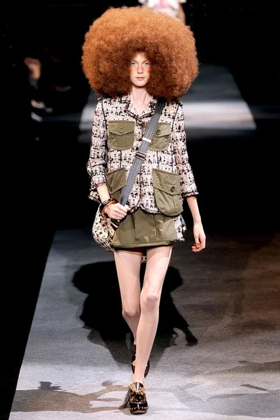 Look 24